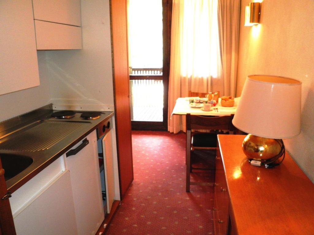 R.T.A. Hotel Des Alpes 2 Мадона ди Кампильо Стая снимка
