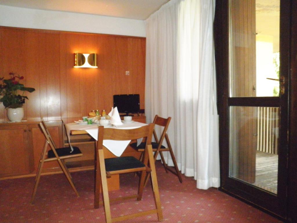 R.T.A. Hotel Des Alpes 2 Мадона ди Кампильо Стая снимка