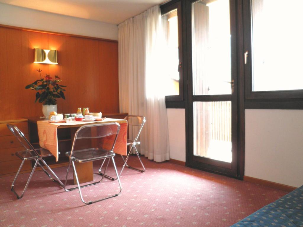 R.T.A. Hotel Des Alpes 2 Мадона ди Кампильо Стая снимка