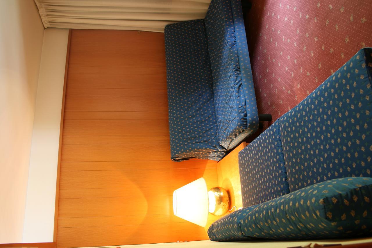 R.T.A. Hotel Des Alpes 2 Мадона ди Кампильо Екстериор снимка